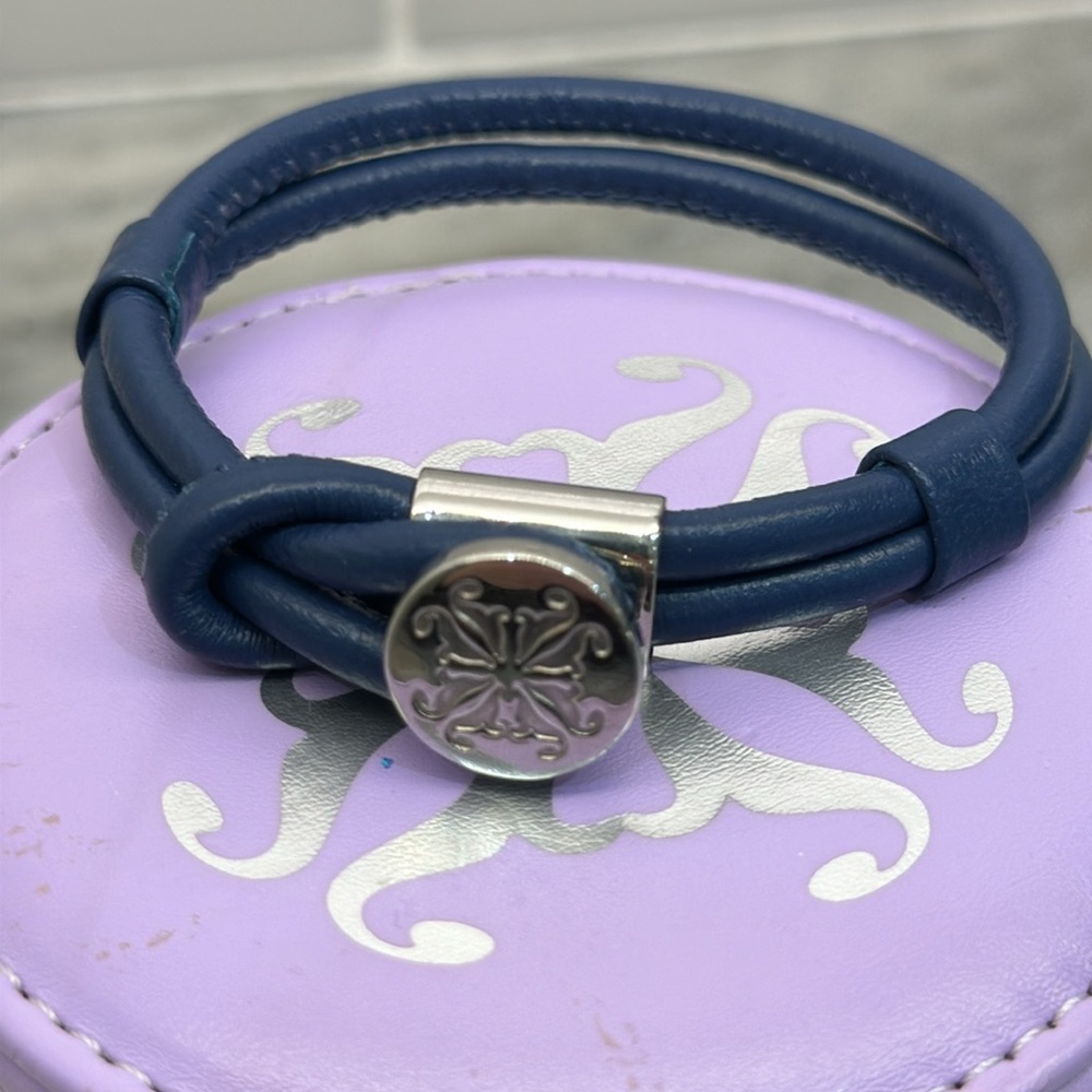 Rustic Cuff vintage navy leather Cheryl in silver